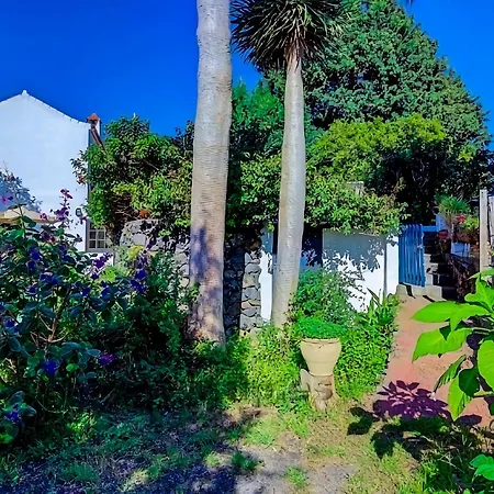 מלון La Bodega Casa Rural Con Piscina Y Jardines 3*